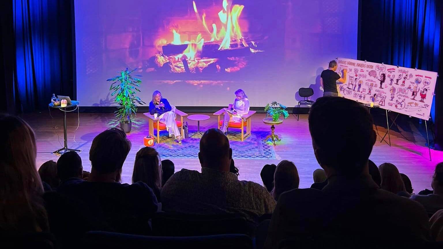 Live tekenaar aan het werk tijdens congres